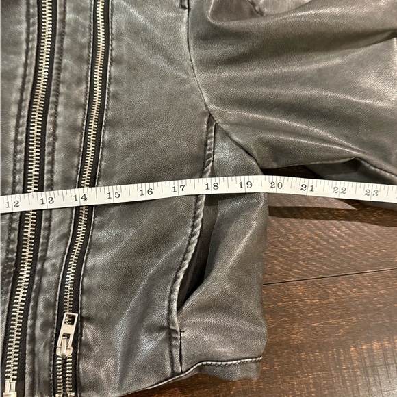 Zara Worn Effect Faux Leather Cropped Biker Moto Jacket Gray S - Picture 8 of 15